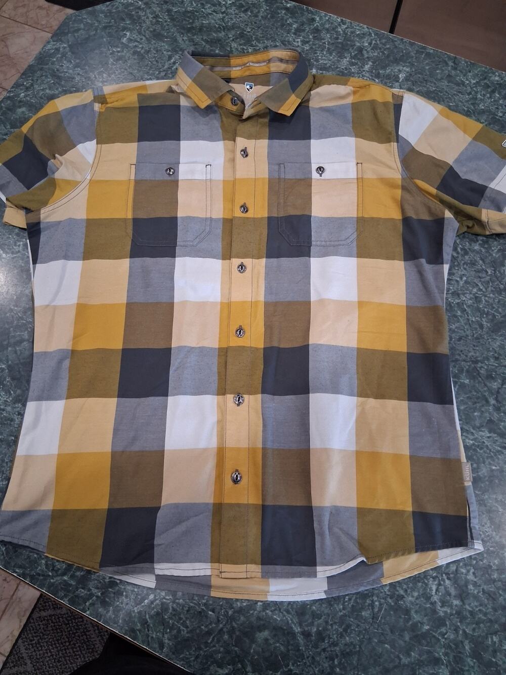 Kuhl Shirt Mens Medium Yellow Plaid Short Sleeve Button Hiking Outdoor Casual